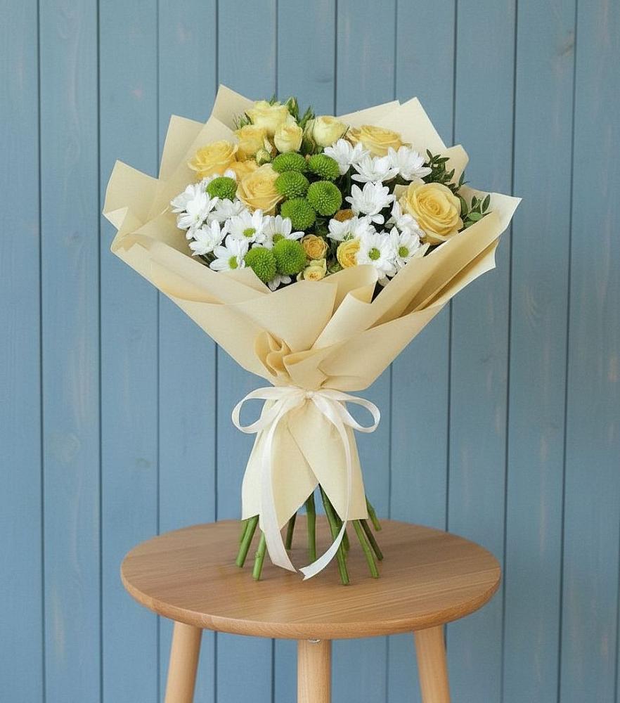Букет цветов из: Хризантемы и Розы в Ашитково