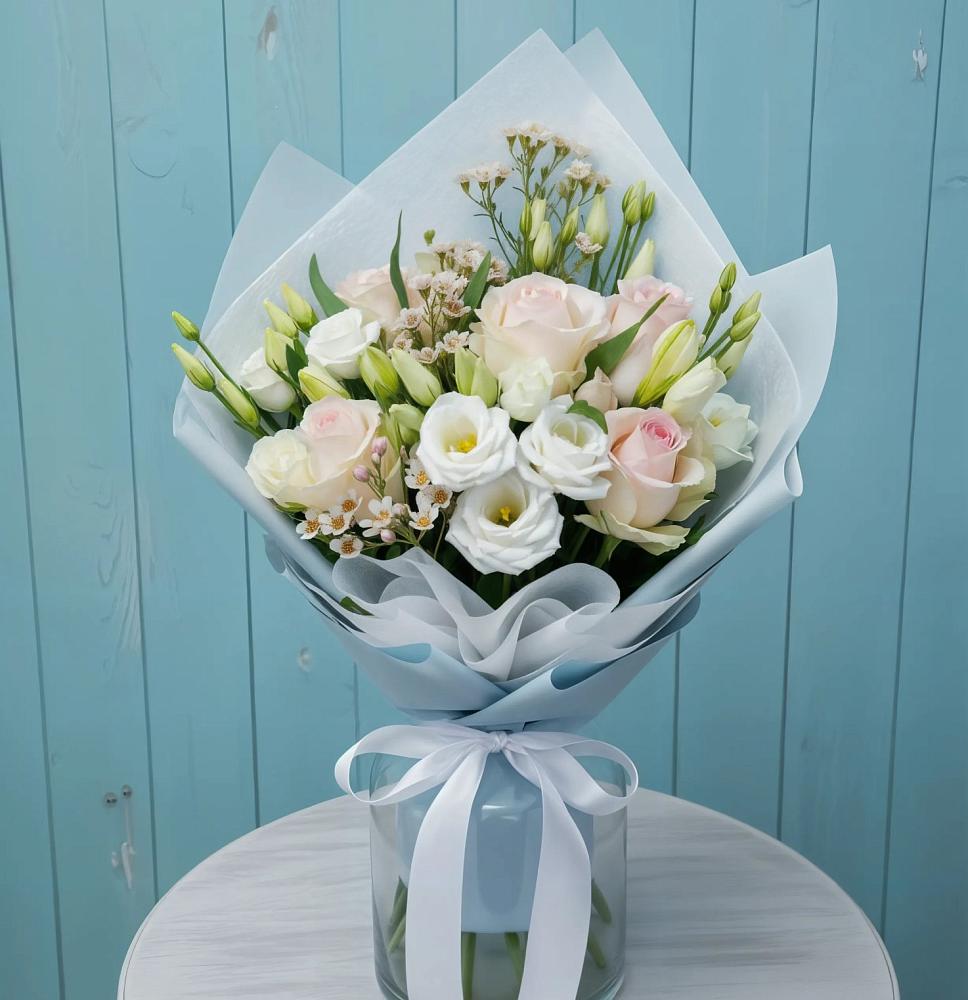 Букет цветов из: Розы и Лизиантусы в Ашитково