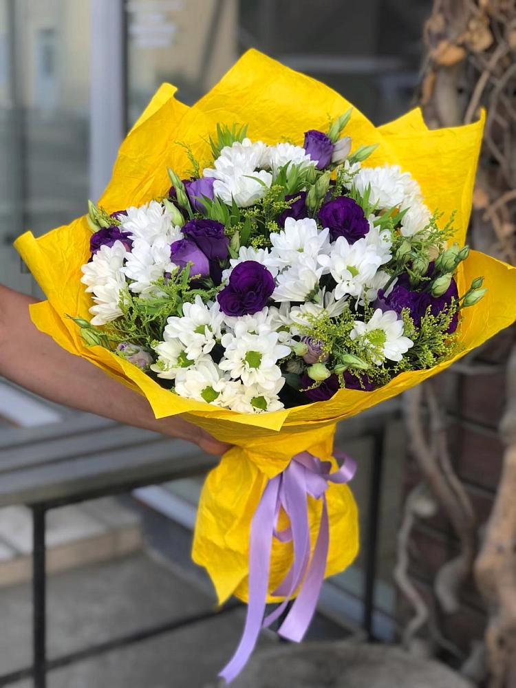 Букет цветов из: Ирисы, Хризантемы и Ромашки в Ашитково