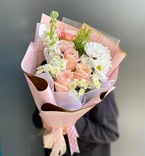 Букет цветов из:  Хризантемы и Розы в Ашитково