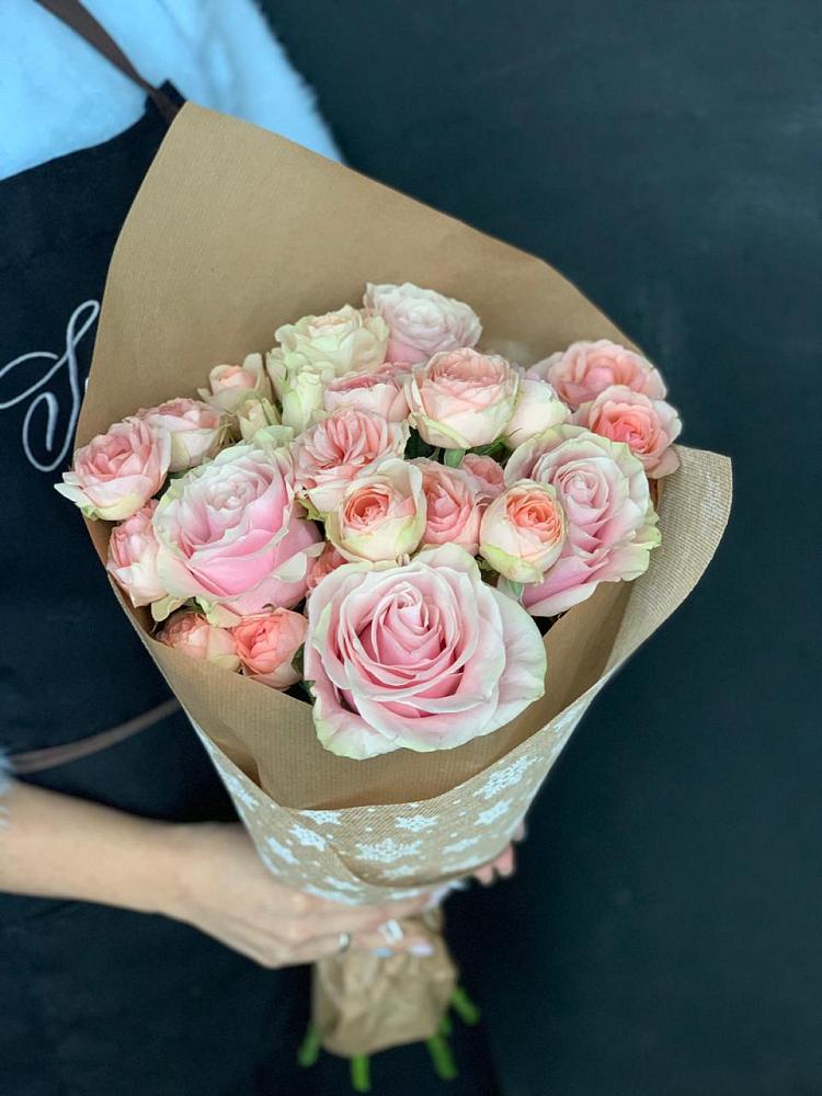 Букет цветов из: Хризантемы и Розы в Ашитково