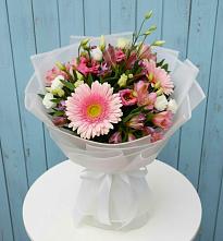 Букет цветов из:  Герберы, Альстромерии и Лизиантусы #REPLACE_PRED# Ашитково
