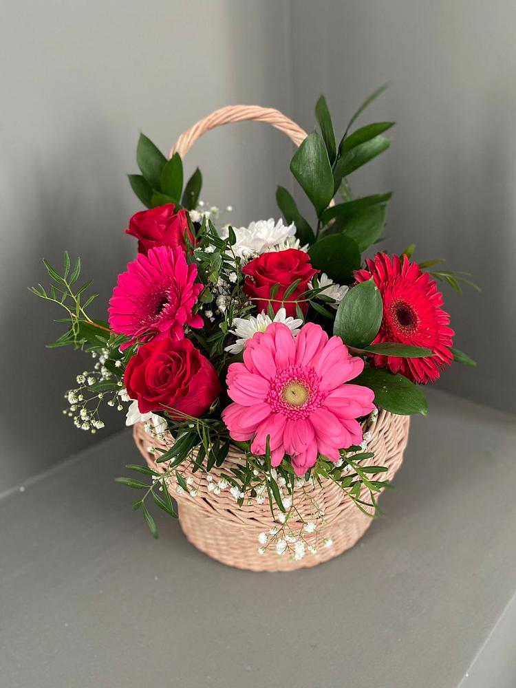 Цветочная композиция из Розы, Хризантемы и Герберы в корзине в Ашитково