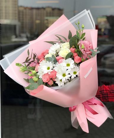 Букет цветов из: Розы, Лизиантусы и Хризантемы в Ашитково