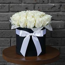 Цветочная композиция из Розы в шляпной коробке в Ашитково