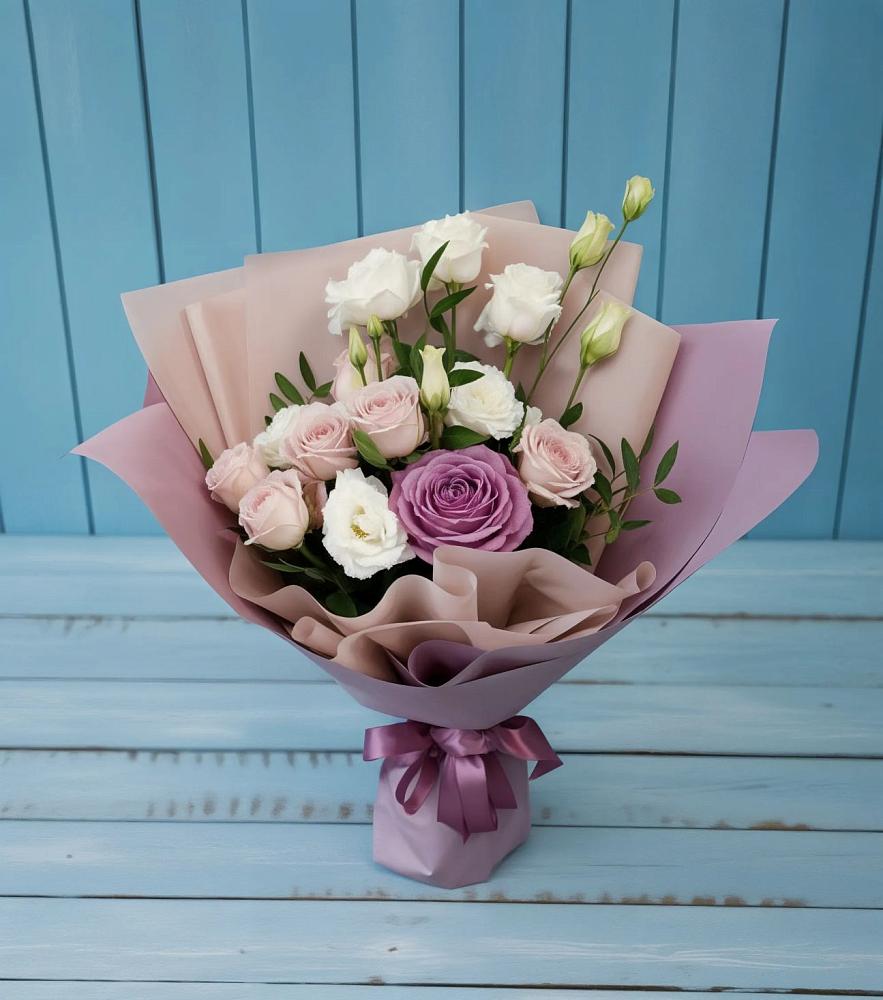 Букет цветов из: Розы и Лизиантусы в Ашитково